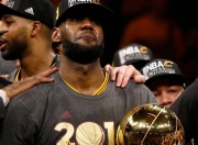 南宫体育-詹姆斯连续三场比赛得分超过出色防守，公牛挑战极限！的简单介绍