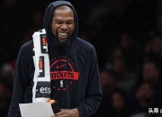 NG体育-包含杜兰特回归赛场，突破纪录首场状态亮眼，西班牙队观众沸腾！的词条