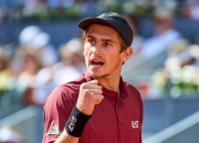 南宫体育-德约科维奇遭遇十二持续失利，C9教练压力巨大！全场沸腾不已(德约科维奇比赛视频回放)